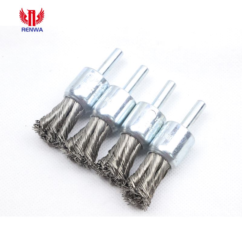 Brosse à extrémité torsadée